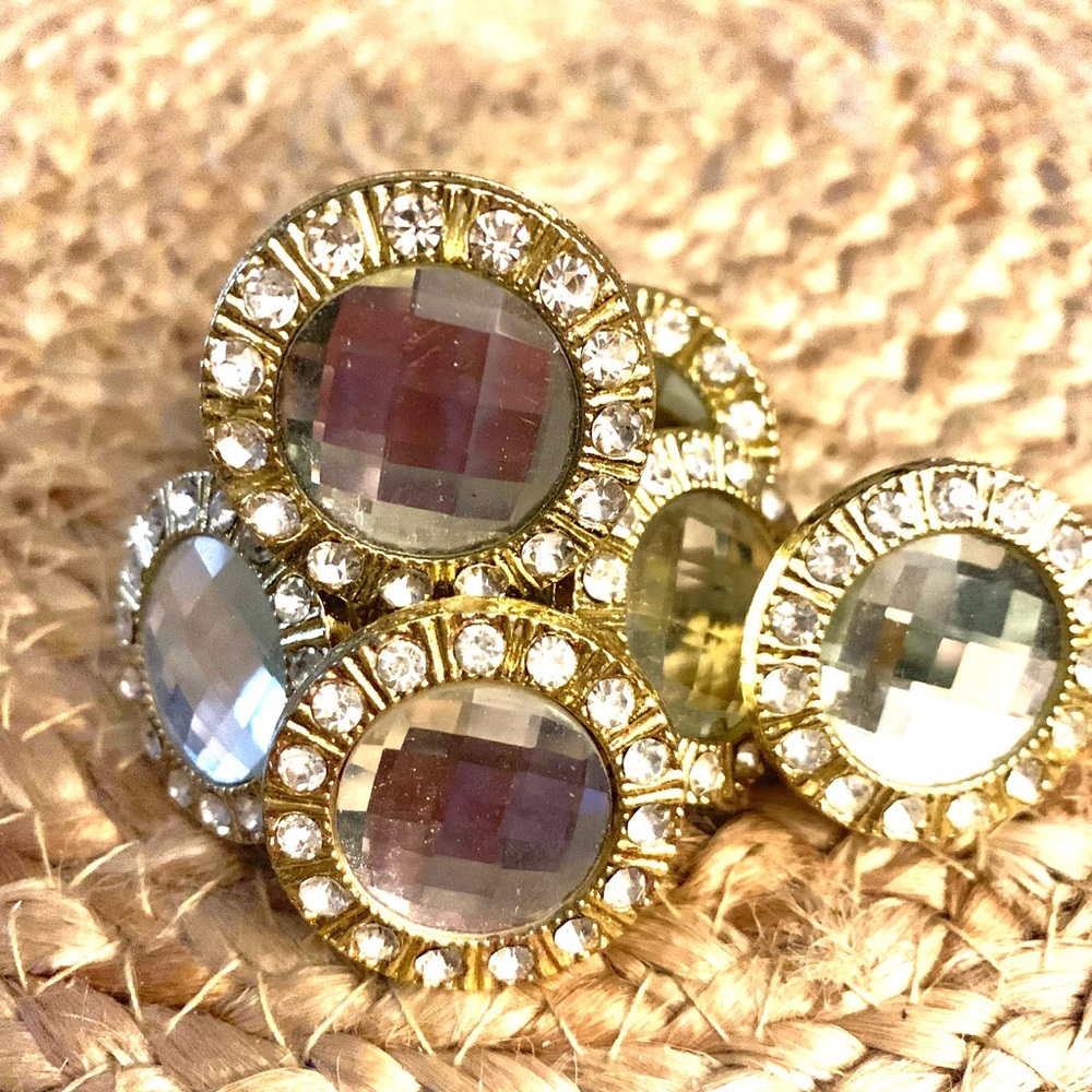 Set of 8 Elegant Gold and Diamond Glass Crystal Knobs - Picture 4 of 8